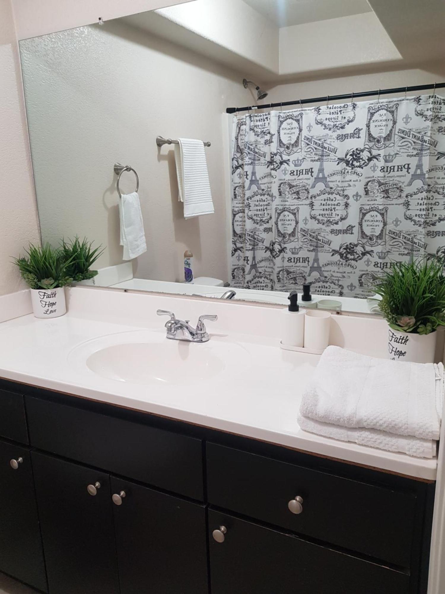 4 Bedrooms & 2.5 Bathrooms In La Los Angeles Luaran gambar