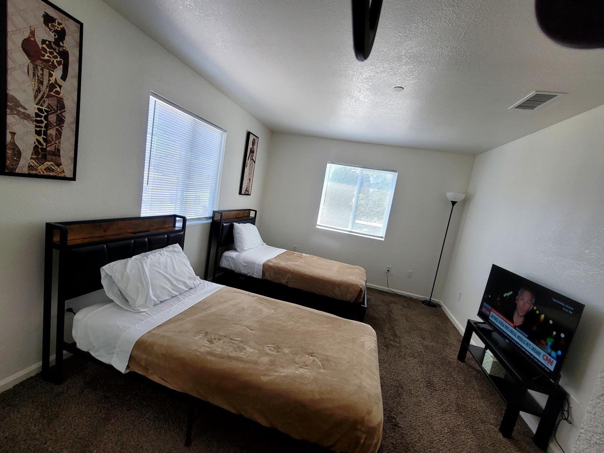 4 Bedrooms & 2.5 Bathrooms In La Los Angeles Luaran gambar