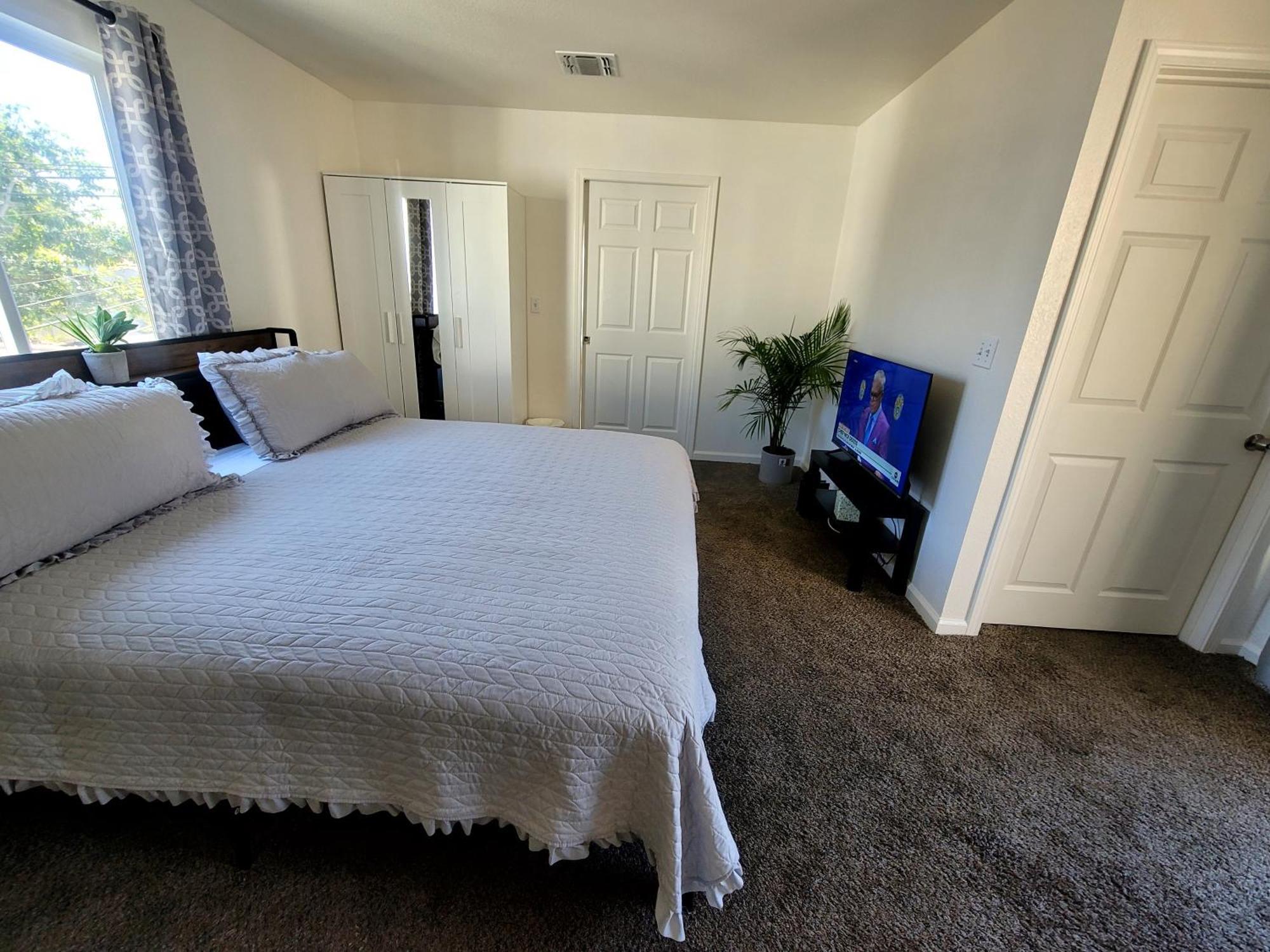 4 Bedrooms & 2.5 Bathrooms In La Los Angeles Luaran gambar